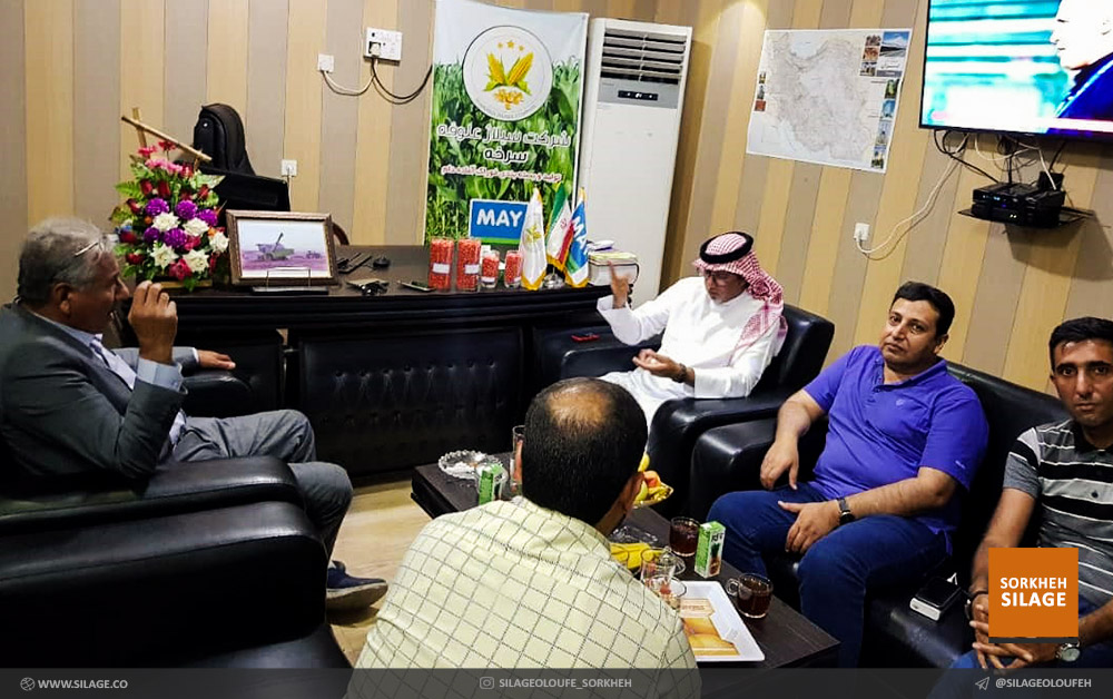 بازدید خریدار اماراتی علوفه از شرکت سیلاژ علوفه سرخه و رضایت صد درصدی وی از کیفیت.